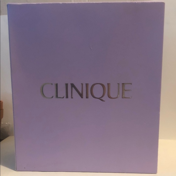 Clinique Skincare Set with Purple and Yellow Tones - Picture 2 of 3